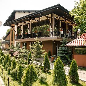 Near The Lake Hotell Lviv Exterior photo