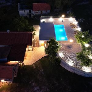 Patakun Holiday Home For 5, With Heated Pool Lecevica Exterior photo