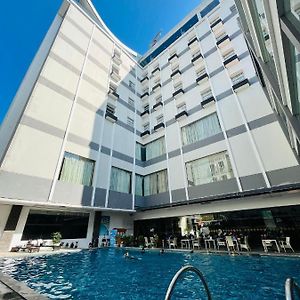 Sahid Batam Center Hotel And Convention Exterior photo