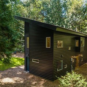 Guemes Island Road Modern Home Anacortes Exterior photo