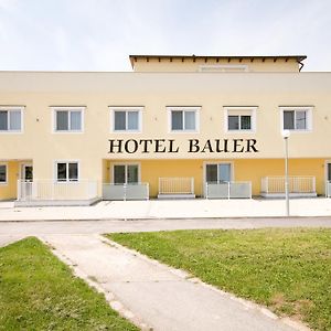 Hotel Bauer Rauchenwarth Exterior photo