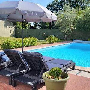 Maison Spacieuse & Piscine Villa Saint-Bonnet-sur-Gironde Exterior photo