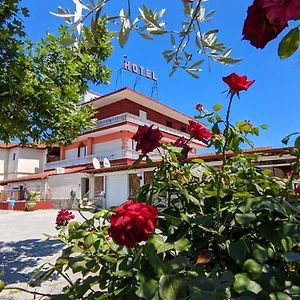 Hotel Avra Korinós Exterior photo