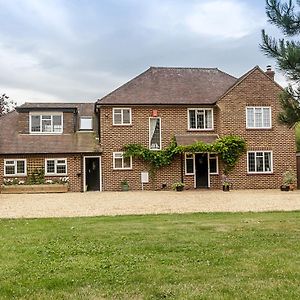 Amberwood Bed And Breakfast Lymington Exterior photo