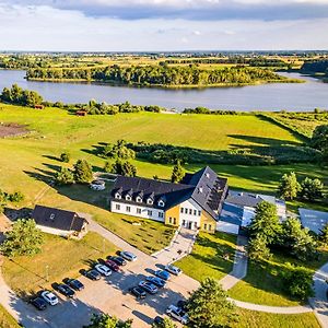 Pensjonat Zielone Wzgorze Hotell Lipiany Exterior photo