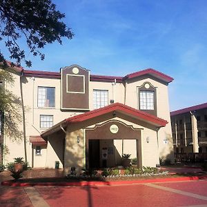 Red Roof Inn & Suites Houston- Hobby Airport Exterior photo