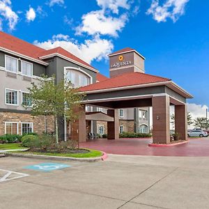 La Quinta By Wyndham Bridge City-Orange Hotell Exterior photo