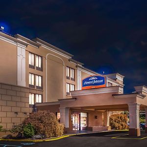 Howard Johnson By Wyndham Suffern Hotell Exterior photo