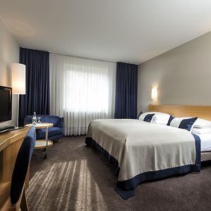 Wyndham Garden Potsdam Hotell Room photo