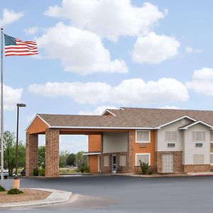 Super 8 By Wyndham Portales Motell Exterior photo