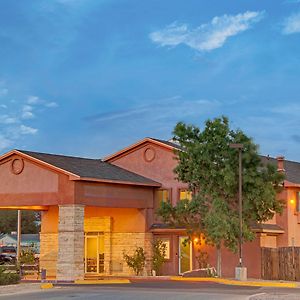 Super 8 By Wyndham Belen Nm Hotell Exterior photo