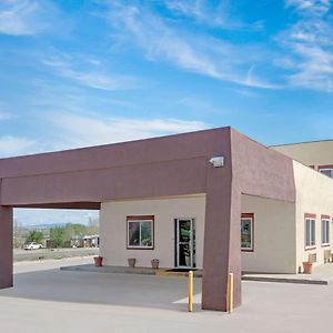 Days Inn By Wyndham Taos Exterior photo