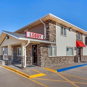 Econo Lodge Hays I-70 Exterior photo