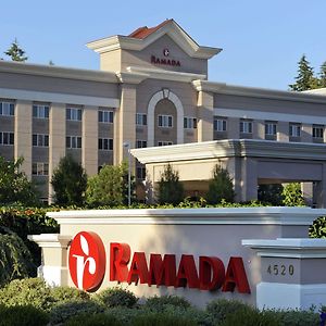 Ramada By Wyndham Olympia Hotell Exterior photo