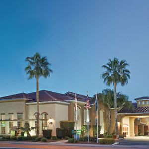 La Quinta By Wyndham Los Banos Hotell Exterior photo