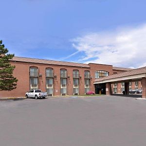 Quality Inn Vernal Near Dinosaur National Monument Exterior photo