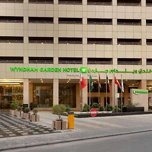 Wyndham Garden Manama Hotell Exterior photo