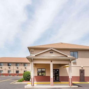 Super 8 By Wyndham Rock Falls Sterling Area Hotell Exterior photo