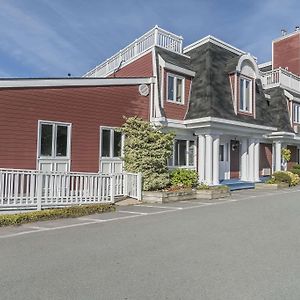 Inn On The Lake Ascend Hotel Collection Fall River Exterior photo