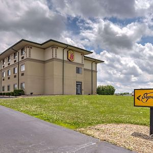 Super 8 By Wyndham Waterloo Hotell Exterior photo