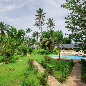 La Baie Des Orchidees Hotell Abidjan Exterior photo