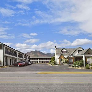 Travelodge By Wyndham Wenatchee Exterior photo