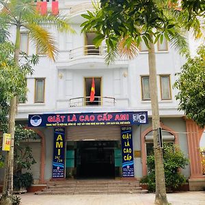 Khach San Ami Hotell Vinh Exterior photo