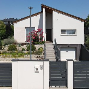 White Column House Lägenhet Diosd Exterior photo