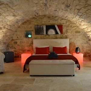 Chambre D'Hote Romantique Avec Spa Privatif Domaine Les Nuits Envoutees - Vezenobres Bed and Breakfast Exterior photo