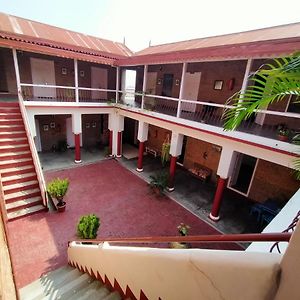 Naurang Yatri Niwas Hotell Garli Exterior photo