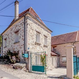 Gite Leomie - Maison En Pierre Au Pied Des Vignes - Monthurel Exterior photo