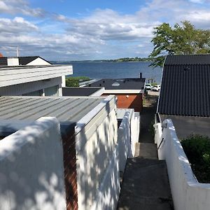 Hel Udlejningsbolig Med Christina Som Vaert Lägenhet Gråsten Exterior photo