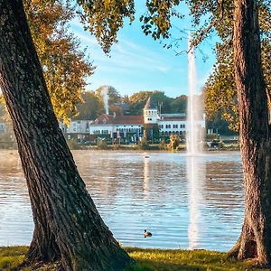 Martin'S Chateau Du Lac Hotell Genval Exterior photo