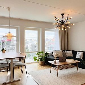 Private room in Hammarby Sjöstad, common space shared! Stockholm Exterior photo