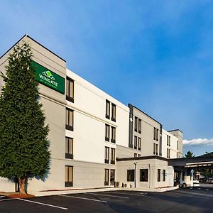 Wingate By Wyndham Fishkill Hotell Exterior photo