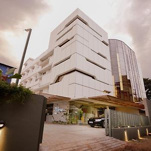 Hilux Courtyard Hotell Palakkad Exterior photo