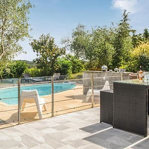 Nice Home In St-Michel-Lecluse-Le- La Roche-Chalais Exterior photo