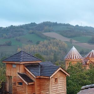 Roulottes Au Pied Du Vercors Hotell Saint-Jean-en-Royans Exterior photo