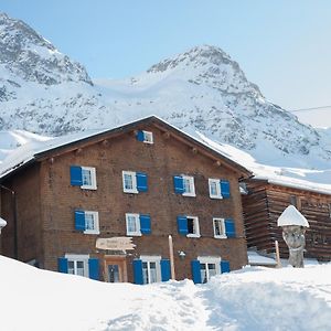 Berghaus Sulzfluh Hotell Sankt Antönien Exterior photo