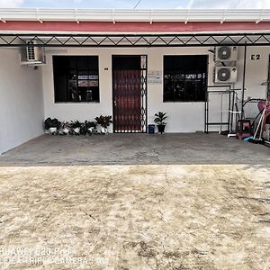 E3 Summer Homestay 夏之屋 Kudat Exterior photo