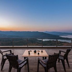 Eyes On The Lake By Stayvista - A Hillside Villa With A Captivating View Of The River Pune Exterior photo