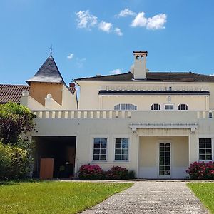 La Casa Blanca Hotell Janneyrias Exterior photo