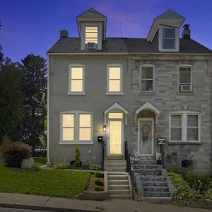 Rare City Home W/ Backyard Fire-Pit & Hottub Lancaster Exterior photo