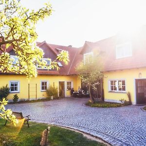 Pension Sankt Urban Hotell Sommerach Exterior photo