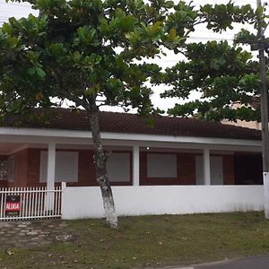 Quartos A Duas Quadras Da Praia E Proxima A Ilha Do Mel Hotell Pontal do Paraná Exterior photo