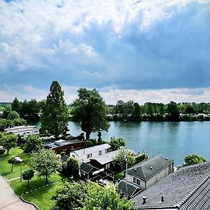 Recreatiepark De Markplas Hotell Opheusden Exterior photo