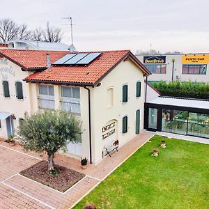 Villa Myosotis Mirano Exterior photo