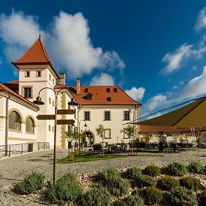 Kastiel Palffy Hotell Svätý Jur Exterior photo