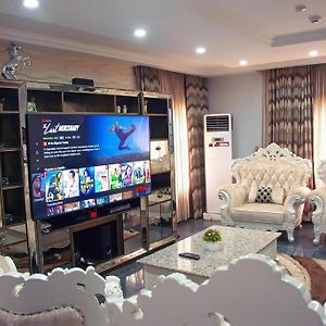 Modern Luxury Home W/ 24H Power Wi-Fi & Security Abuja Exterior photo