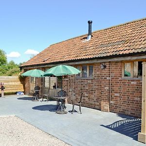 The Parlour Villa Arlingham Exterior photo